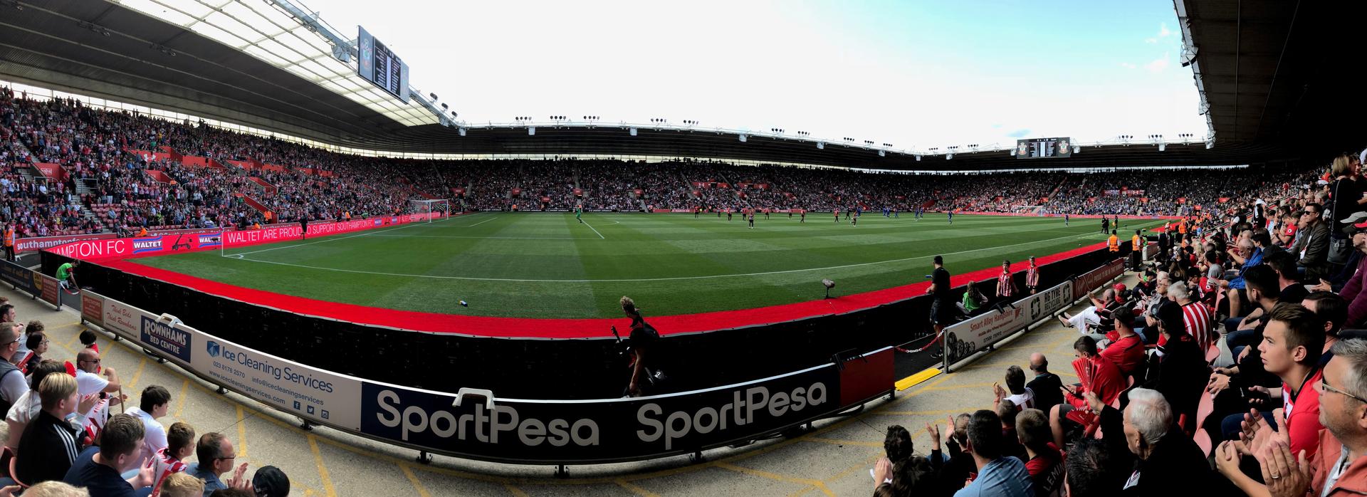 St Marys Stadium General Admission Blick aufs Spielfeld Southampton FC vs Wolverhampton Wanderers