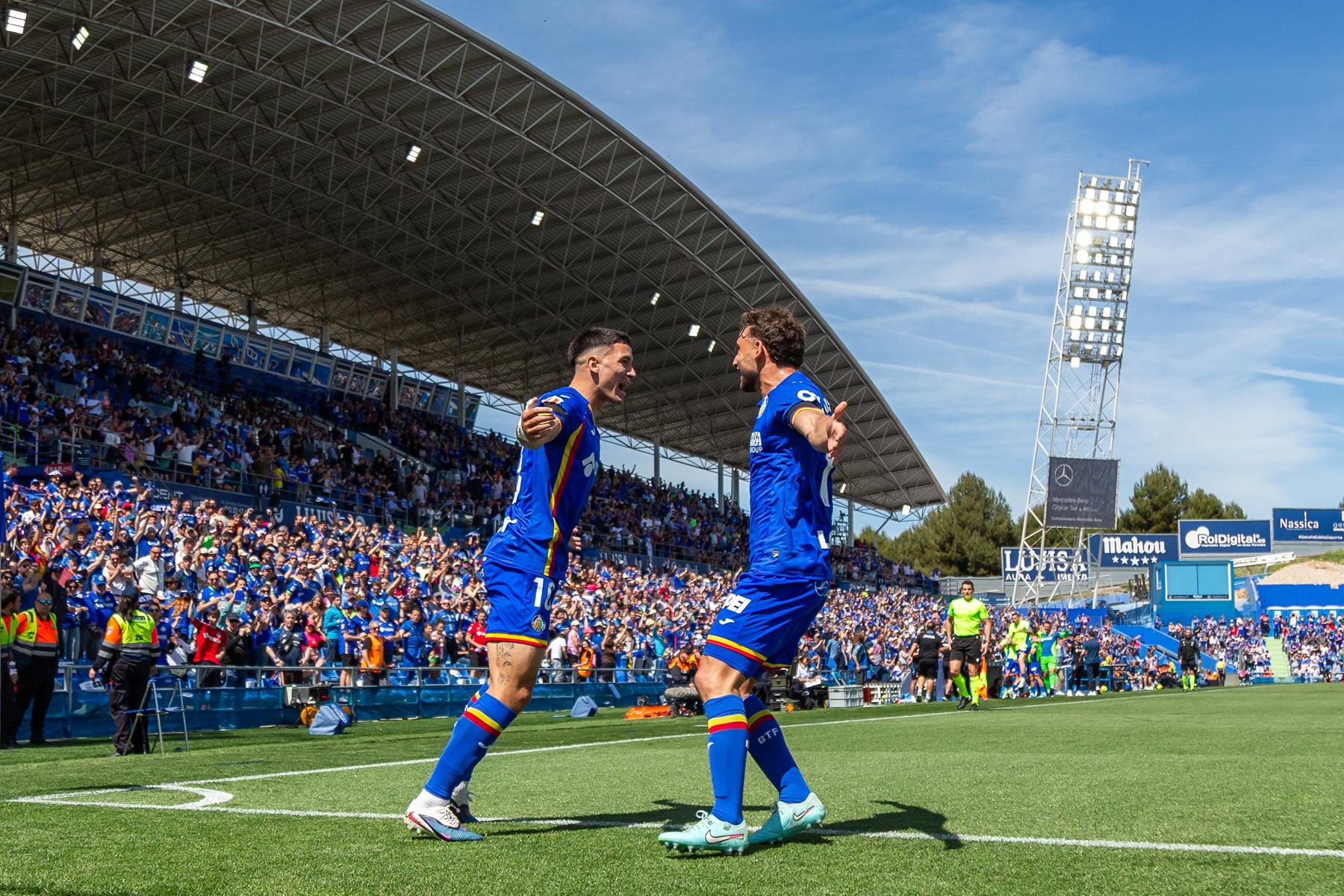 Getafe CF Tickets & Fußballreisen Madrid, Spanien - 5. April 2026: Ligaspiel zwischen Getafe CF und Athletic Bilbao in Madrid gespielt. Getafe CF-Spieler während des Spiels. EA Sports League. Spanische Liga