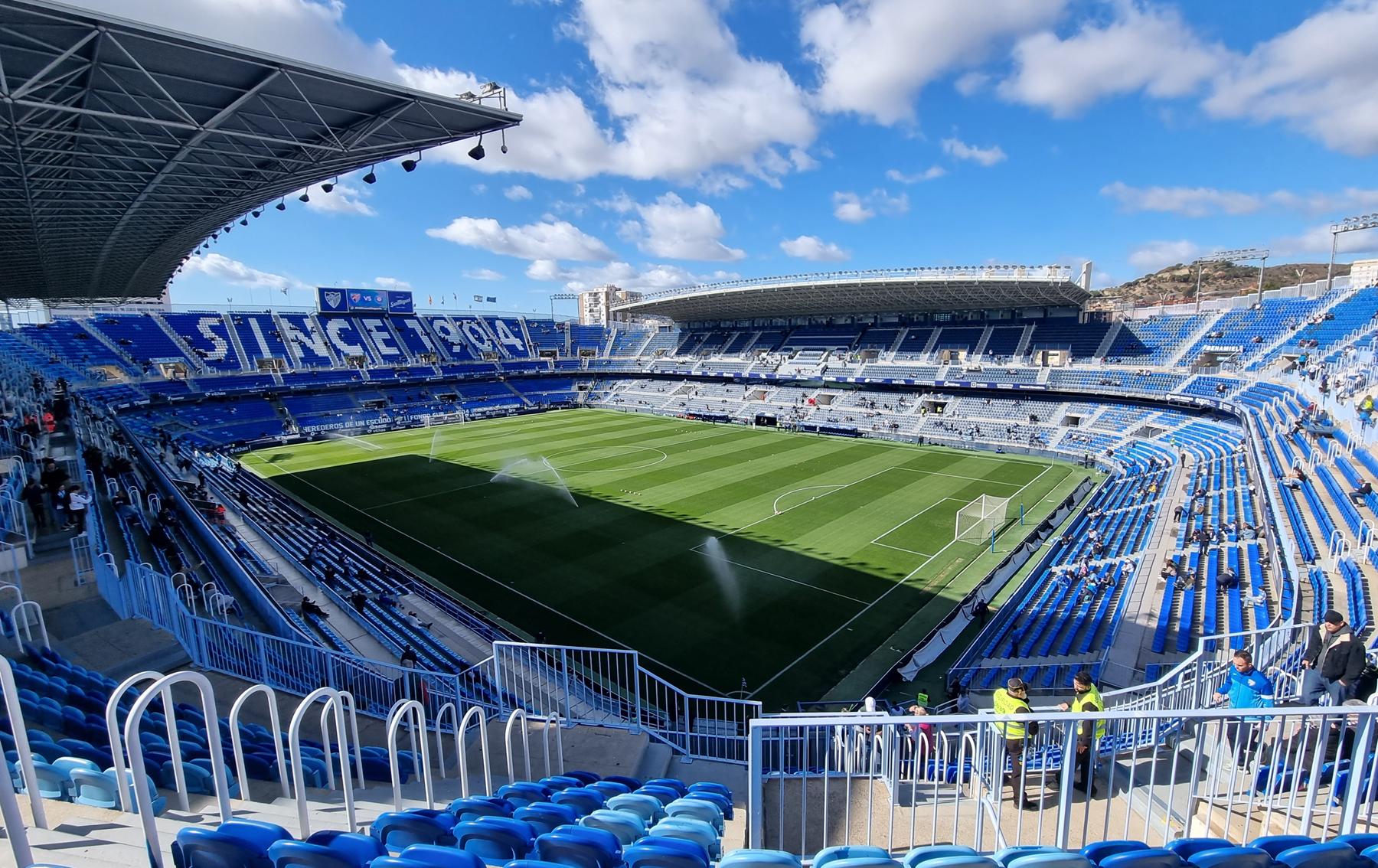 Malaga CF Tickets & Fußballreisen Blick in das leere Rosaleda-Stadion von Malaga CF