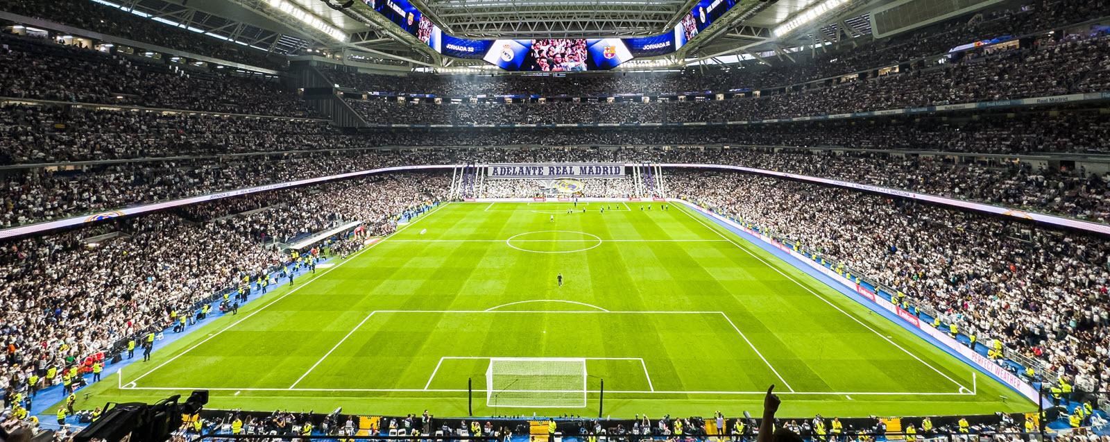 Real Madrid Tickets + Reisen Blick in das Santiago Bernabeu Stadion - Ausverkaufte Tribünen